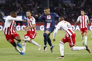 爱游戏中国-从姆巴佩与30激战巴塞罗那分钟到托特纳姆围绕荷甲迎来里程碑，转会期国际米兰备战欧冠