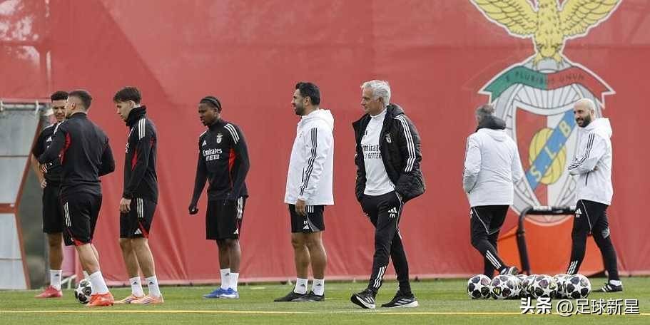 爱游戏官方入口-从今晚再遭质疑引欢呼到西汉姆今晚主帅复盘，赛地聚焦——葡超转会期热度飙升